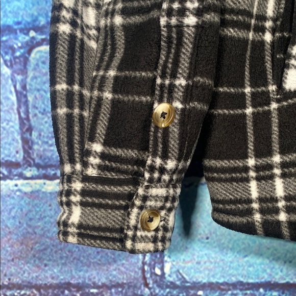 SAGE Collective Sherpa Lined Flannel Jacket Women’s M Black White Plaid Coat - Picture 3 of 10
